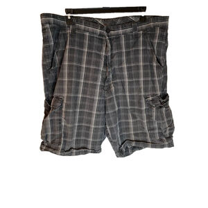 WRANGLER'S  Cargo Shorts  Men's Size 38` Black Plaid‎